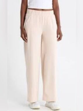 NWT YOGALICIOUS LUX DAILY CHARM PANTS NACREOUS CLOUD